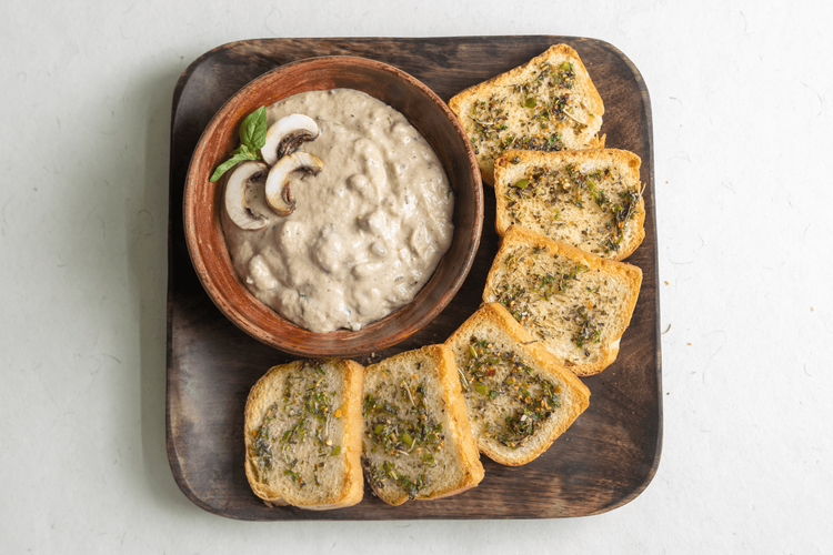 Creamy mushroom Dip with Toast.png